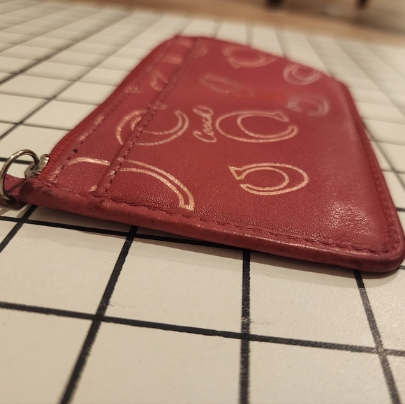 Vintage Coach Poppy wristlet featuring a silver signature monogram pattern - Picture 5 of 10